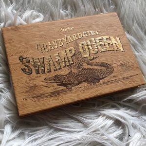 Limited Edition Tarte Grav3yardgirl Palette